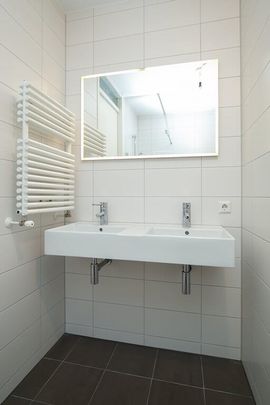 Appartement te huur: Koningin Wilhelminaplein 746 1062 KS Amsterdam - Photo 1