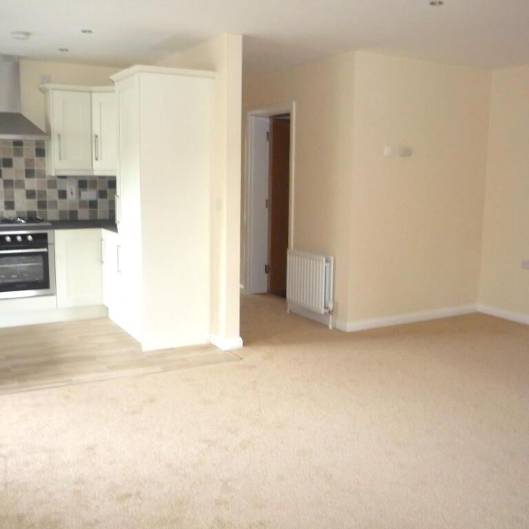 10 Gransha Chase, Dundonald, Belfast, BT16 2FE - Photo 1