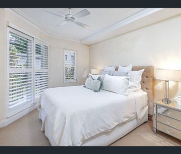 Sophisticated Contemporary Living in a Prestigious Harbourside Setting - Photo 6