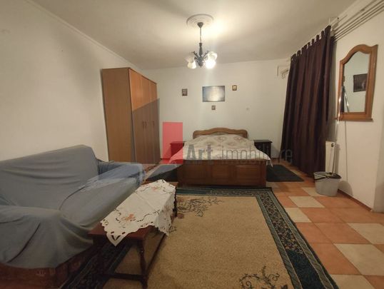 Garsoniera de inchiriat in zona Damaroaia - Photo 1