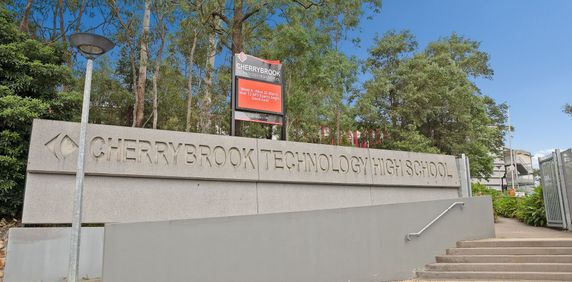 3 Bedroom Townhouse in Sought After Schooling Catchment - Photo 2