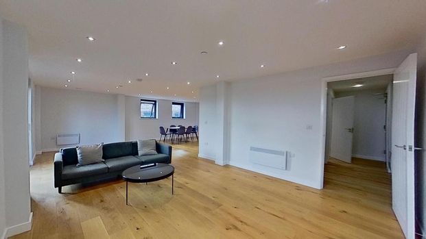 3 bedroom flat to rent - Photo 1