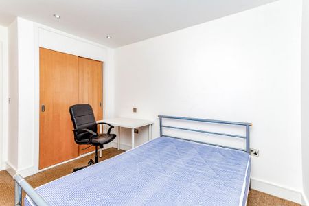 3 bedroom flat to rent - Photo 5