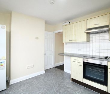 Lower Addiscombe Road, Croydon, CR0 - Photo 2