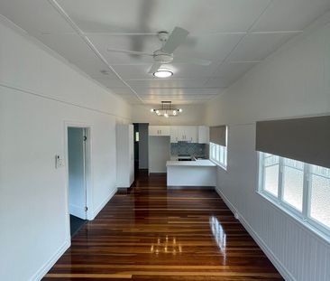 Welcome to 2/42 Macrossan Street - a neat and comfortable townhouse... - Photo 2