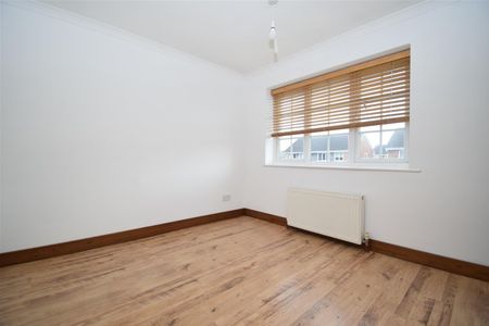 Falmouth Avenue, Normanton - Photo 2