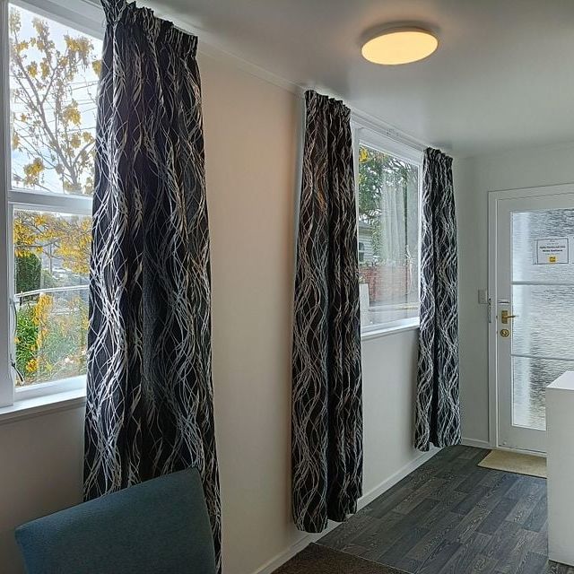 2 Bedroom Flat in Wadestown - Photo 1