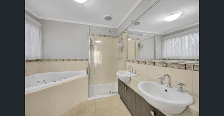 Stylish Family Living in Prime Tarneit Location! - Photo 5