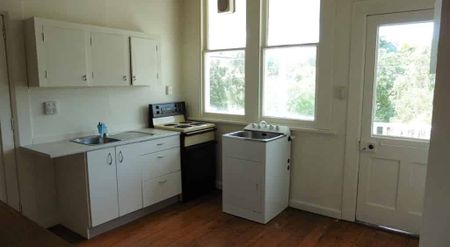 HOSPITAL HILL - 2 BEDROOMS - Photo 3