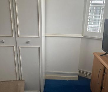 1 bedroom in a house share to rent - Photo 6