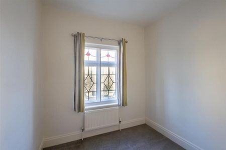 4 bedroom semi-detached house to rent - Photo 3