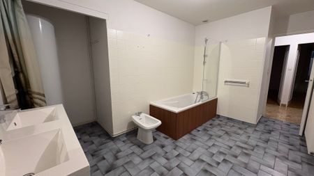 Location Maison 4 pièces 123m² ARCAIS 79210 - Photo 5