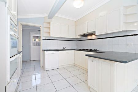 1/101 Strabane Avenue, Balwyn - Photo 2