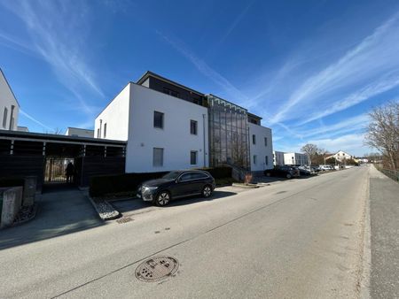 NEUZEUG TRAUMHAFTE ca. 55 m² ERDGESCHOSSWOHNUNG + SONNIGER GARTEN + PKW-Stellplatz - Foto 2