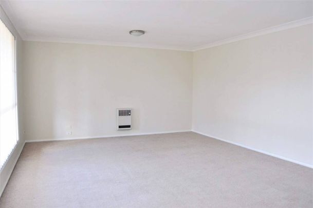 LIGHT, BRIGHT AND COMFORTABLE - Photo 1