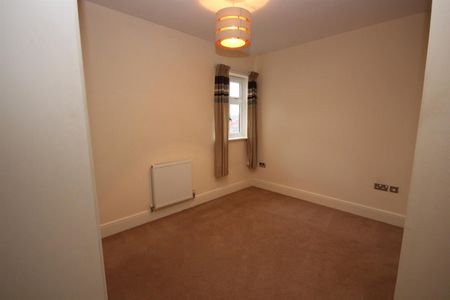 2 bedroom Terraced House to let - Photo 5