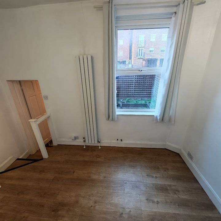 Studio Flat, Stanshawe Road, RG1 - Photo 1