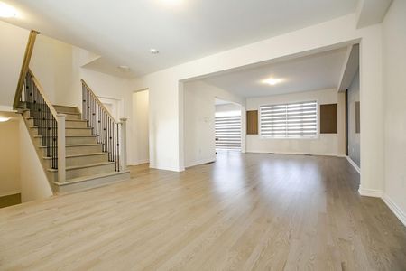 For Lease - 81 Berkely Street, Wasaga Beach, Ontario - Photo 5