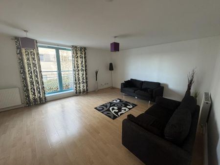 2 bedroom flat to rent - Photo 4