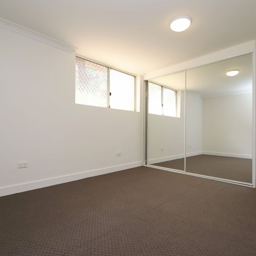Neat & Tidy Ground Floor Unit - Photo 1