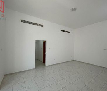 Grand 5-BR Villa with Private Pool and Garden - Photo 1