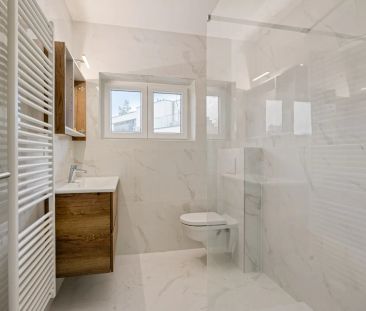 Zonnig appartement met ruime slaapkamers en groot terras vlakbij Le... - Photo 1