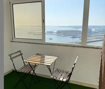 Avenida 25 de Abril de 1974, Almada, Setúbal Municipality 2800 - Photo 1