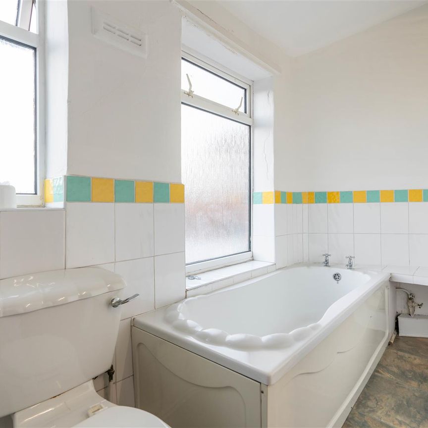 3 bed apartment to rent in Kenton Road, Newcastle Upon Tyne, NE3 - Photo 1