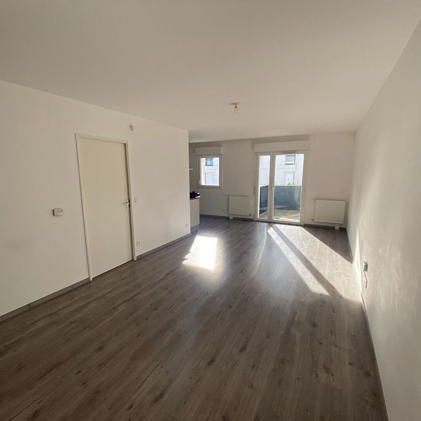 Location Appartement 4 pièces 75m² LE PETIT QUEVILLY 76140 - Photo 1