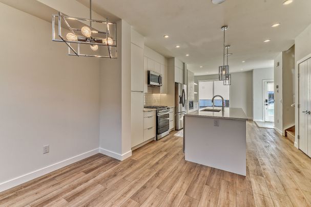 3560 28 Avenue Southwest, Calgary - Photo 1