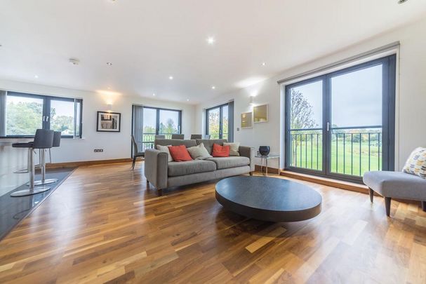 3 bedroom flat to rent - Photo 1