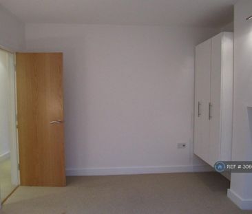 2 bedroom maisonette to rent - Photo 3