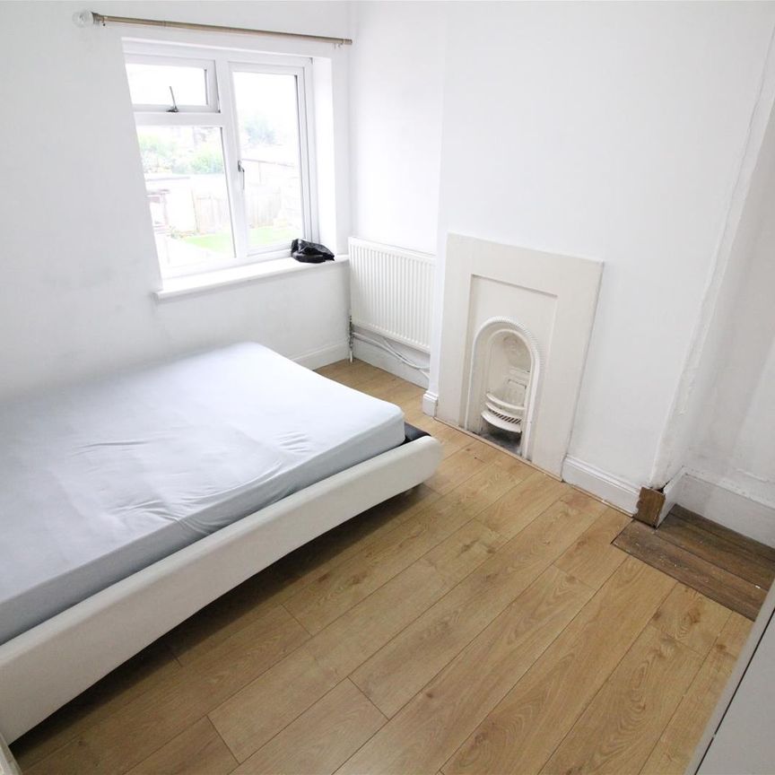 Charles Street, Uxbridge - Photo 1