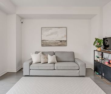 For Lease - 3966 Koenig Road, Burlington, Ontario - Photo 4