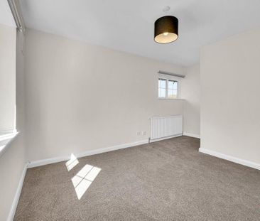 2 bedroom end of terrace house to rent - Photo 4
