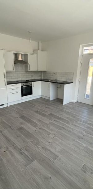 1 bedroom ground floor flat to rent - Photo 1