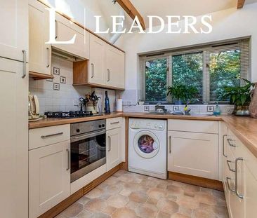 Ten & A Half, Glenheadon Rise, Leatherhead, KT22 - Photo 4