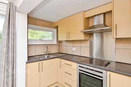 2 bedroom terraced house to rent - Photo 4