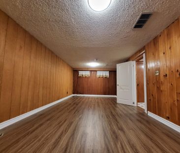 For Lease - 118 Cartier Crescent Unit# Basement, Richmond Hill, Ont... - Photo 2