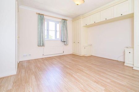 4 bedroom detached house to rent - Photo 4