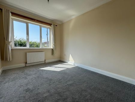3 bedroom detached bungalow to rent - Photo 4