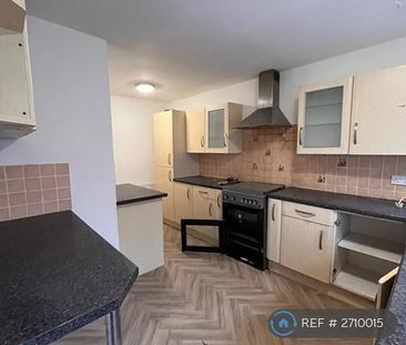 3 bedroom terraced house to rent - Photo 6