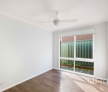 Location Location! - Photo 5