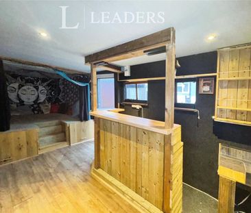 3 bedroom semi-detached house to rent - Photo 6