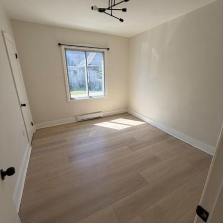 Grand 6 1/2 rénové - 4 chambres - Hochelaga-Maisonneuve - Photo 3