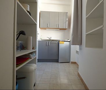 AVIGNON INTRA MUROS: T1 climatisé en coeur de ville et en zone piét... - Photo 6