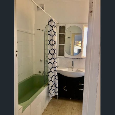 2 bedroom cottage in heart of Campbelltown - Photo 3