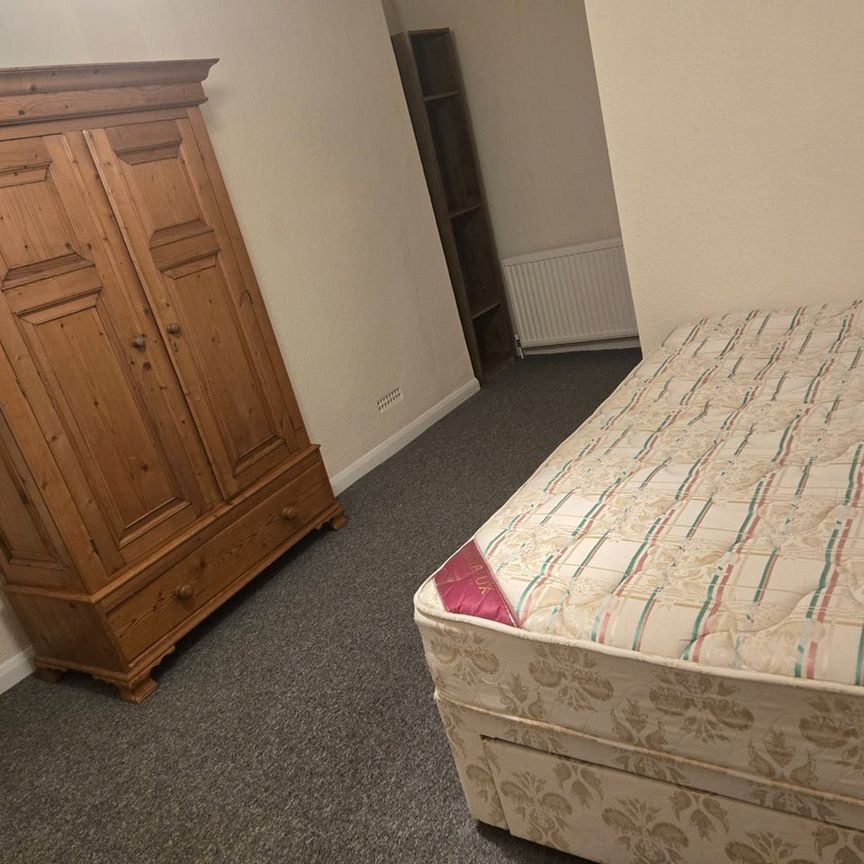 Room in a Shared Flat, Westbourne Gardens, BN3 - Photo 1