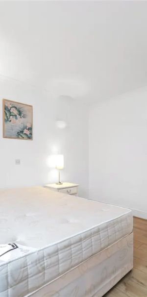 1 bedroom flat in St Johns Wood - Photo 2