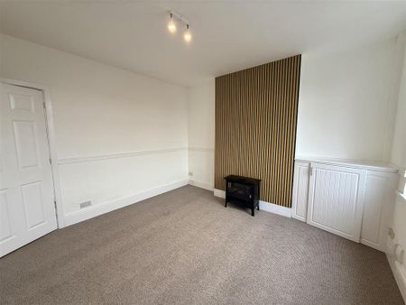 3 bedroom terraced house to rent - Photo 2